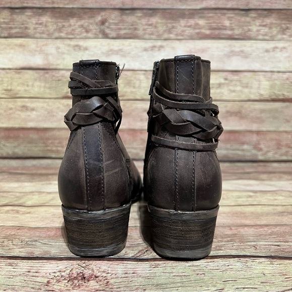 Circle G Brown Leather Ankle Boots - Picture 5 of 10